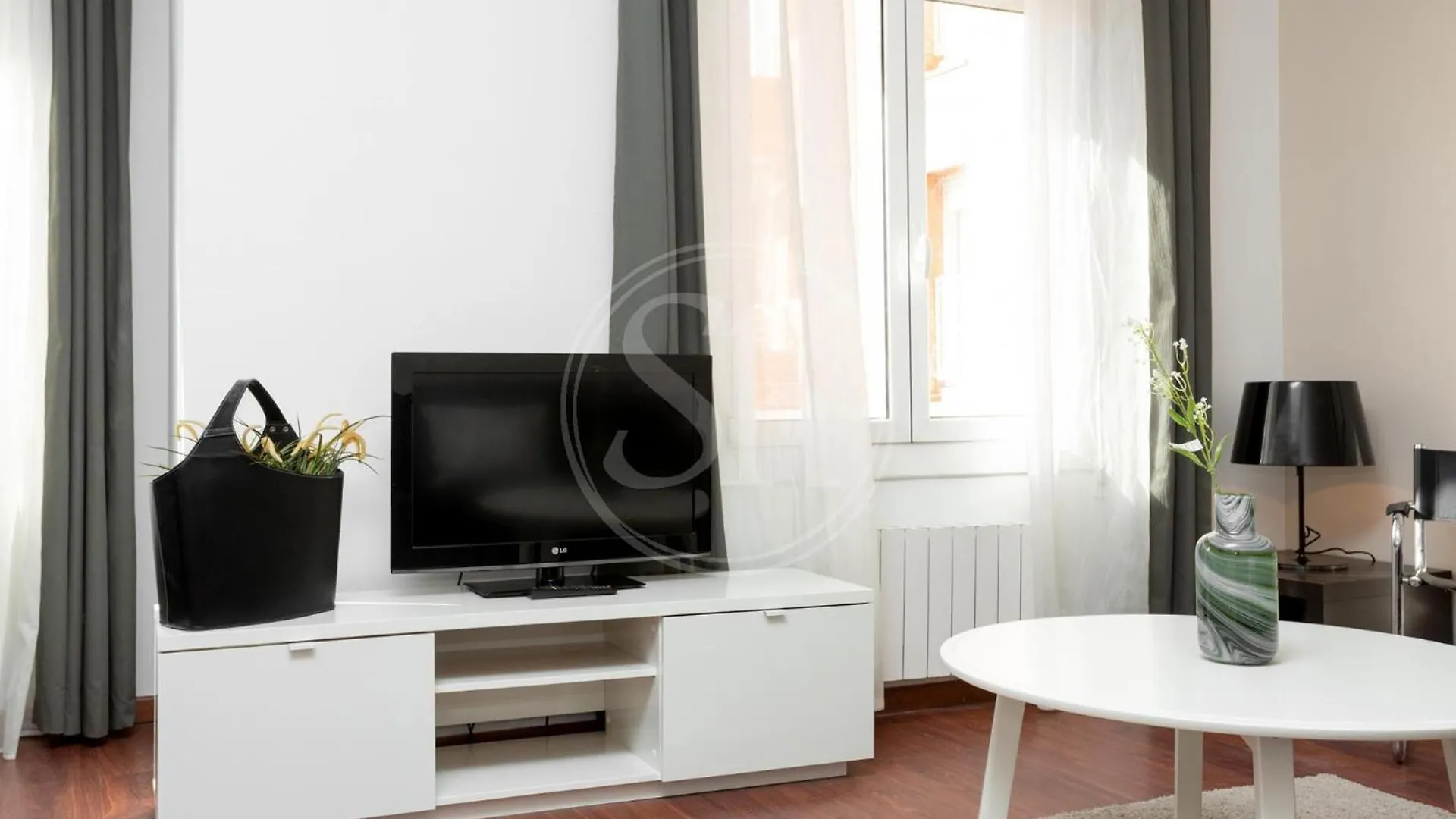 Wonderful Apartment Near Sagrada Familia Barcelona