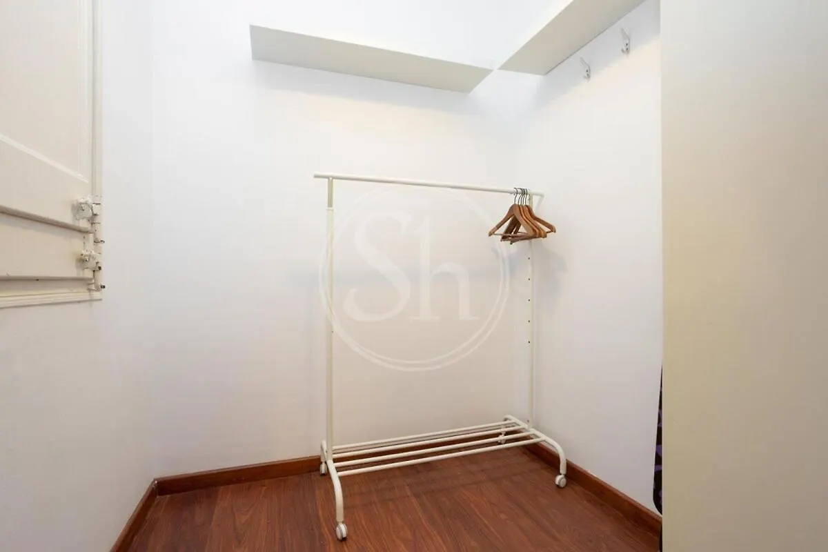 Wonderful Apartment Near Sagrada Familia Barcelona